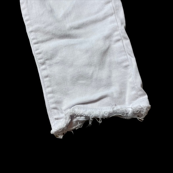 Kut from the Kloth Natalie Cropped Petite Bermudas - Picture 3 of 8